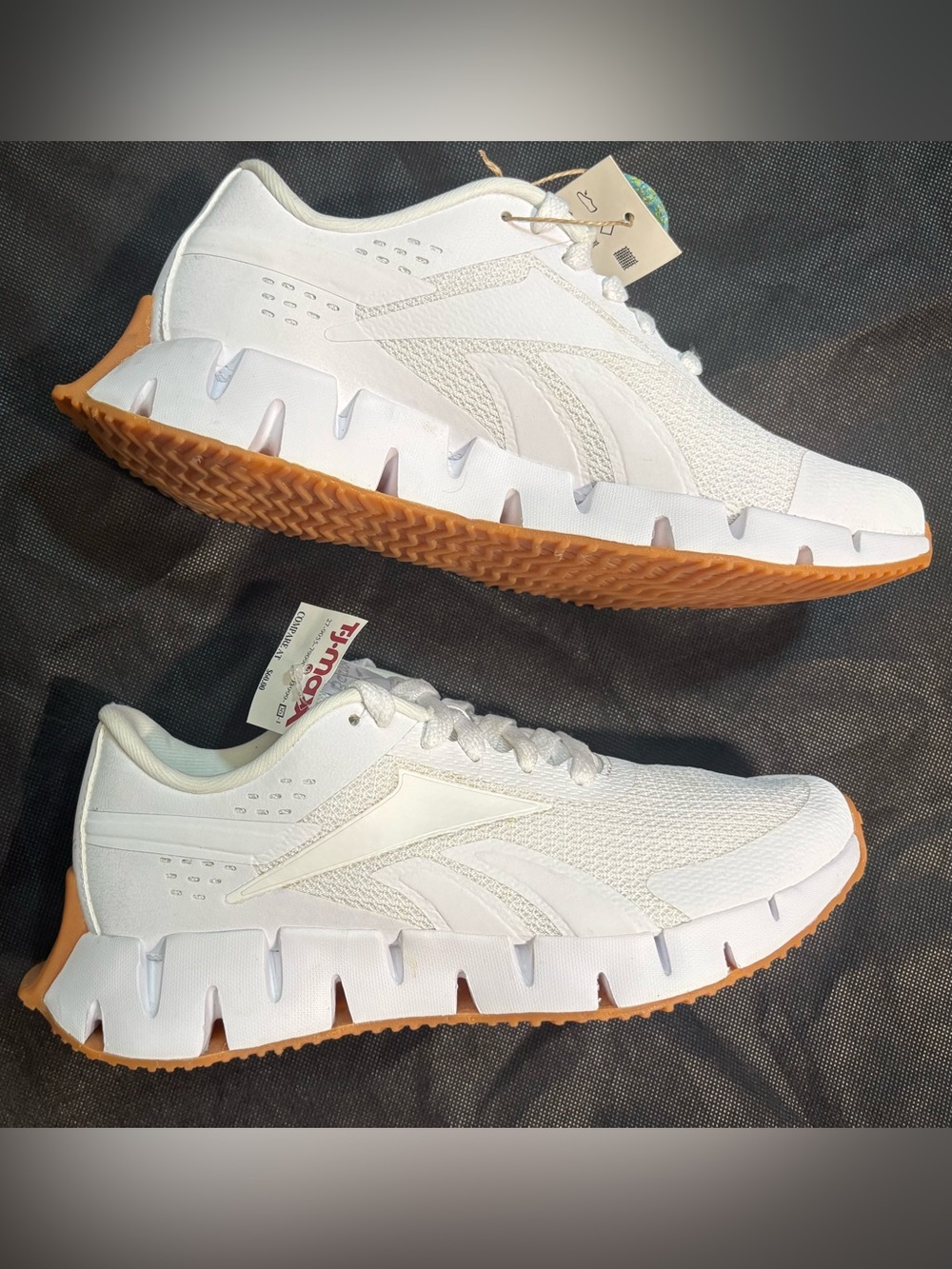 NWT Reebok Women’s White Athletic Sneakers Comfort Footbed with Gum Outsole Sz 7